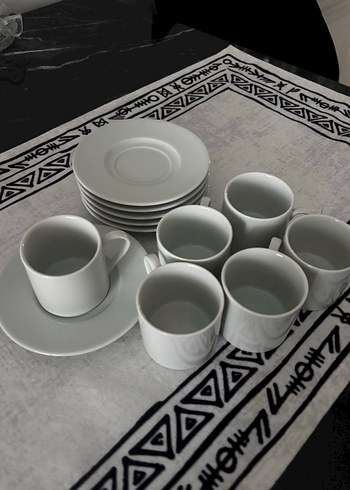 Beyaz Fincan ve Tabak Takımı - Görsel 2