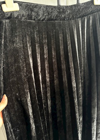 Kadın Siyah Piliseli Uzun Etek kadife - Görsel 2