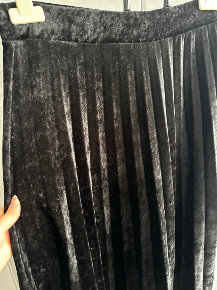 Kadın Siyah Piliseli Uzun Etek kadife - Görsel 2