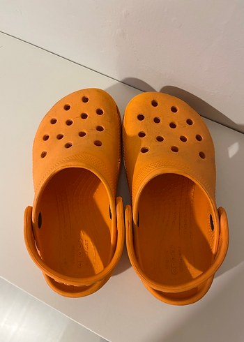 Crocs 25