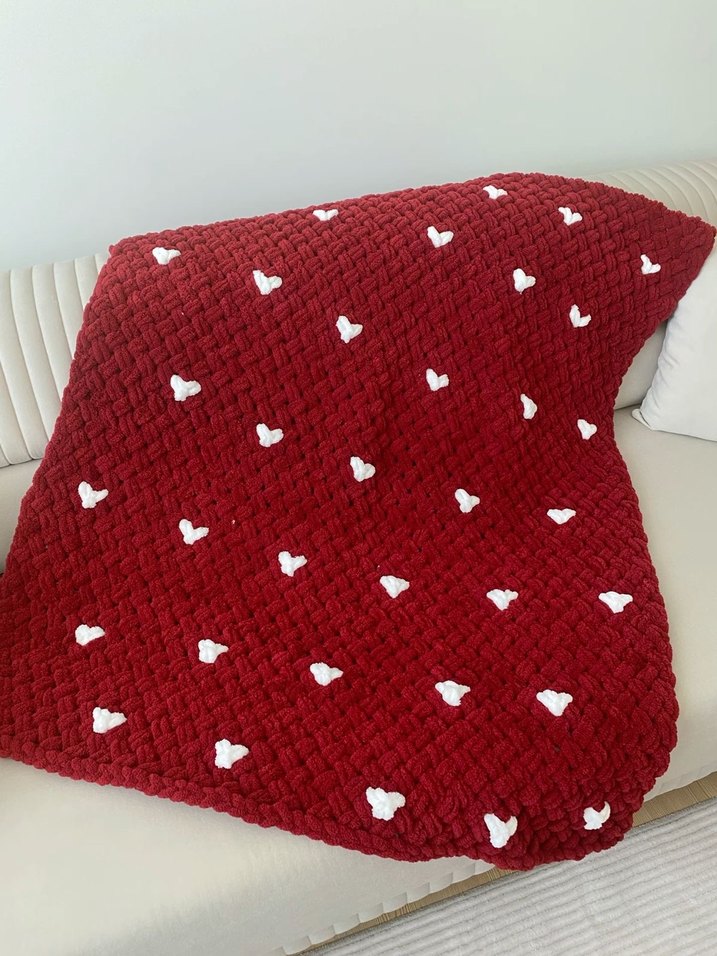 Bordo Nakışlı Kalın Örgü Battaniye - Görsel 2