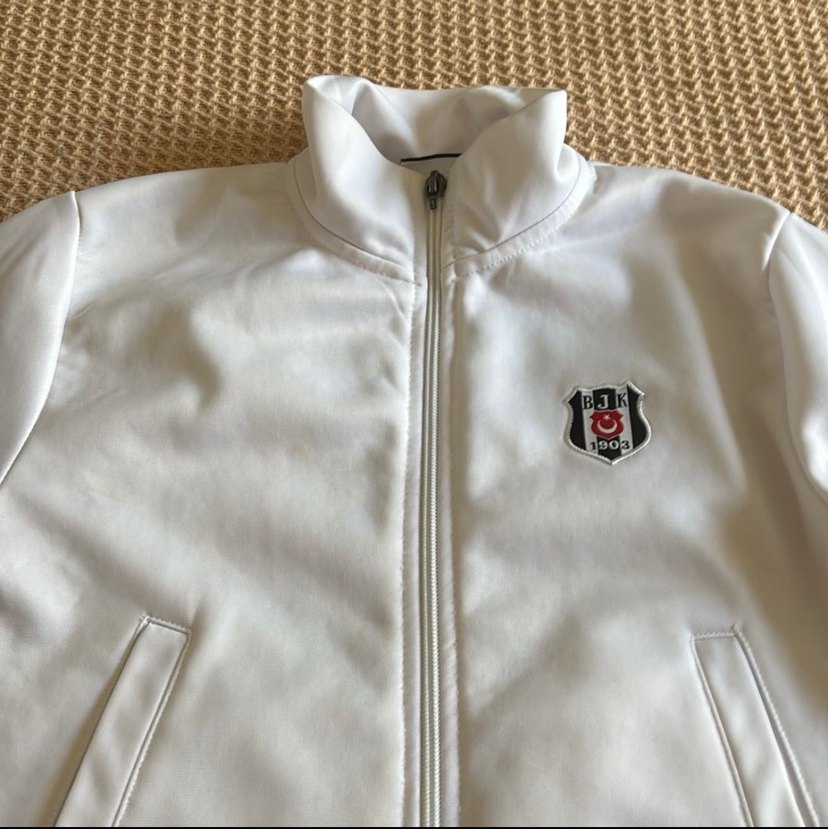 Beyaz Fermuarlı Beşiktaş baharlık eşofman üstü - Görsel 4