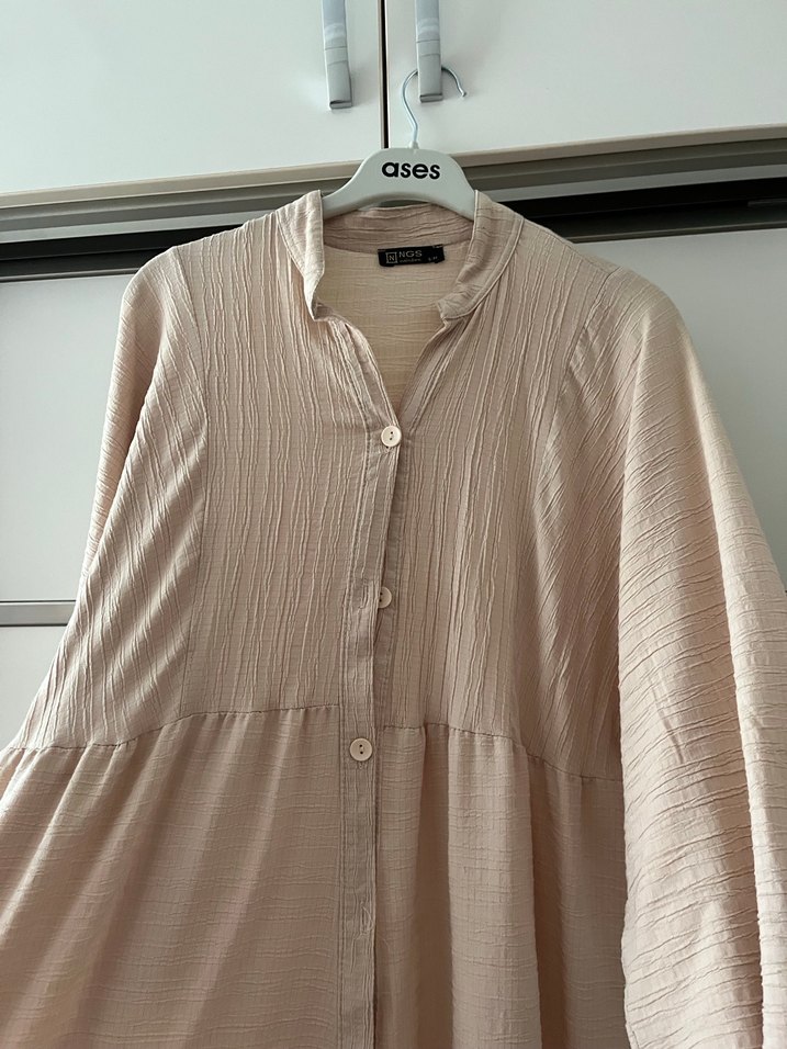 Bej Uzun Keten Elbise Pilili Detaylı - Görsel 3