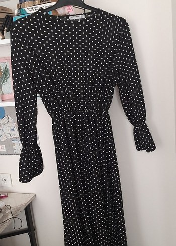 Puantiyeli Siyah Uzun Salaş Elbise - Görsel 5