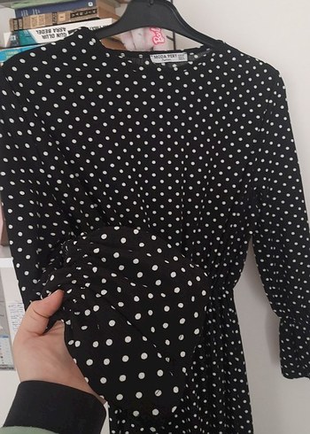 Puantiyeli Siyah Uzun Salaş Elbise - Görsel 4