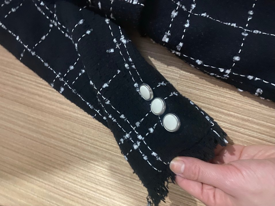 Düğmeli Siyah Mini Kareli Kadın Kaban - Görsel 2