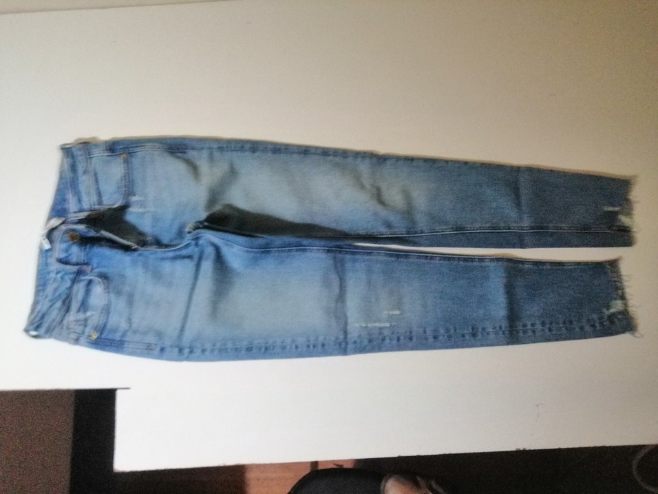 Zara Kadın Mavi Baskılı Denim Jean
Eur 36, USA 4 Mex 26 - Görsel 3