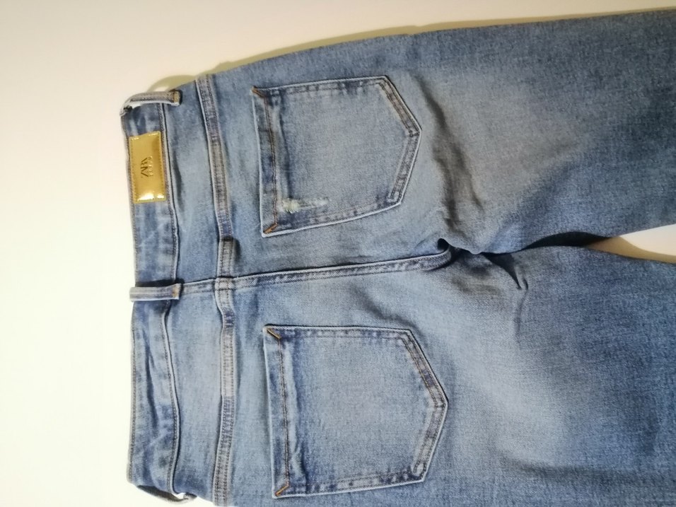Zara Kadın Mavi Baskılı Denim Jean
Eur 36, USA 4 Mex 26 - Görsel 2