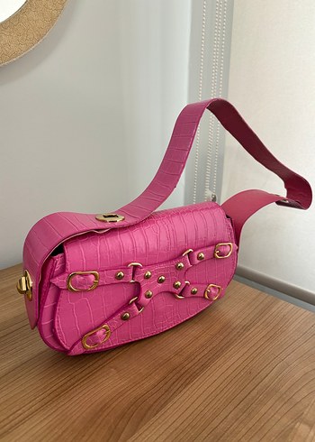 Pembe Parlak Deri Kadın Omuz Çantası - Görsel 3
