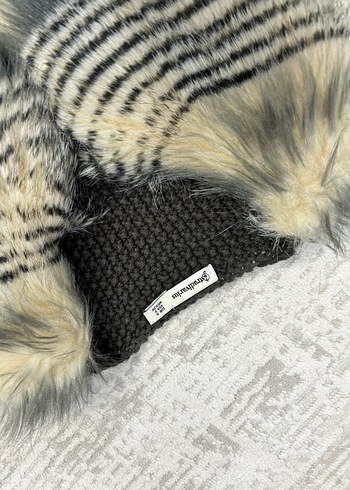 Uzun Gri Zebra Desenli Kürklü Kadın Yelek - Görsel 3