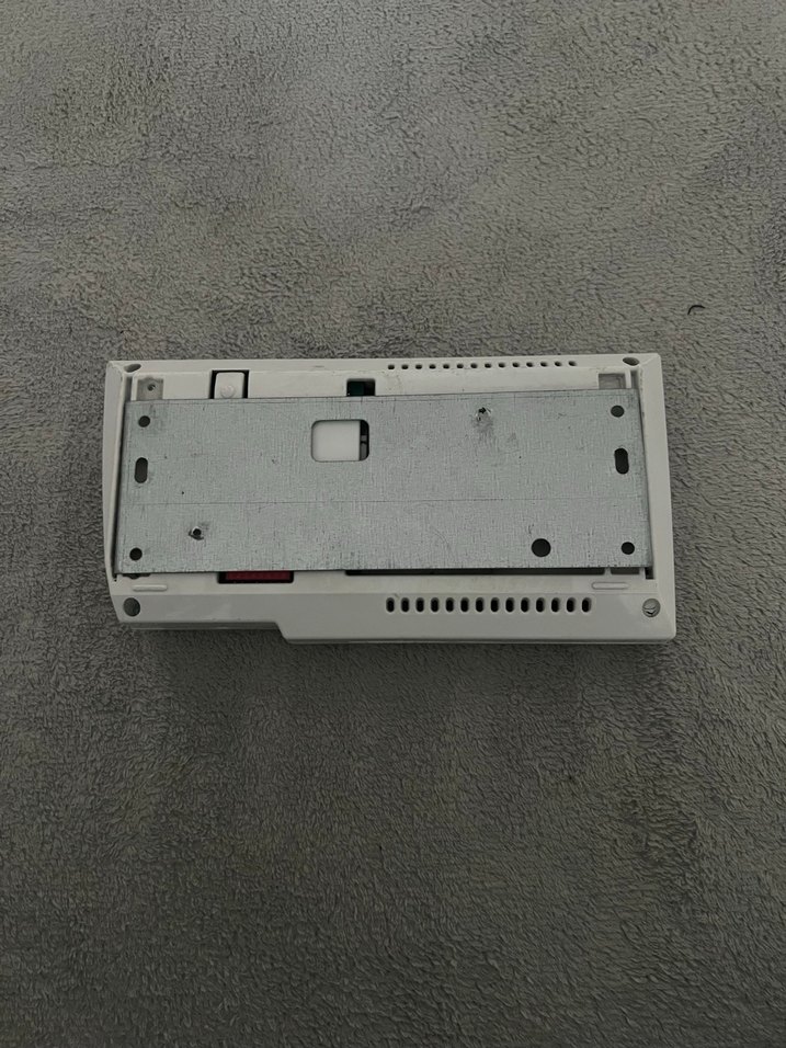 Beyaz Duvar Tipi Monitör - Görsel 2