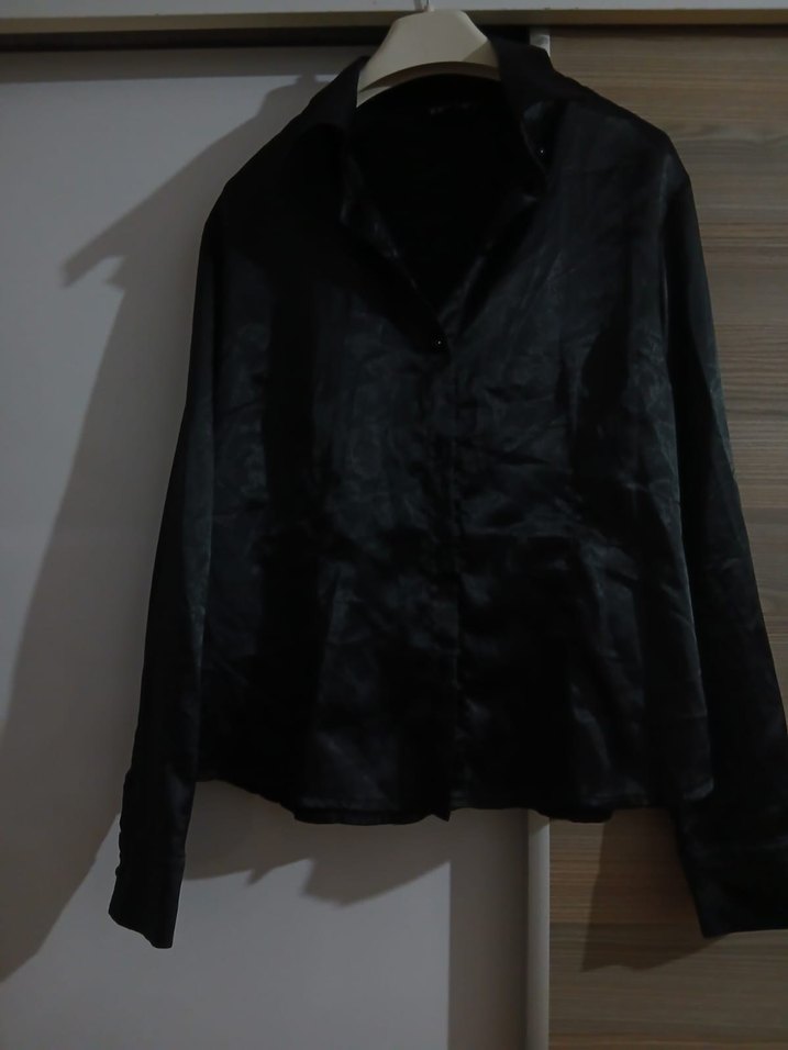 Saten Görünümlü Siyah Uzun Kollu Gömlek - Görsel 3