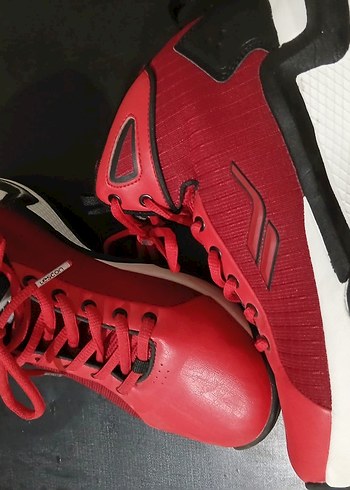 Kırmızı Desenli Bağcıklı Basketbol Ayakkabısı - Görsel 2