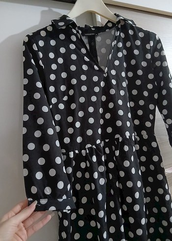 Uzun Kollu Puantiyeli Siyah Elbise - Görsel 3