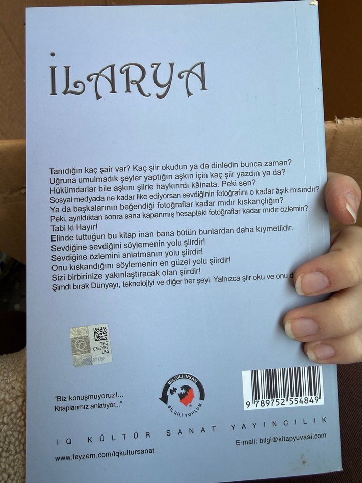 ILARYA Şiir Kitabı - Görsel 2