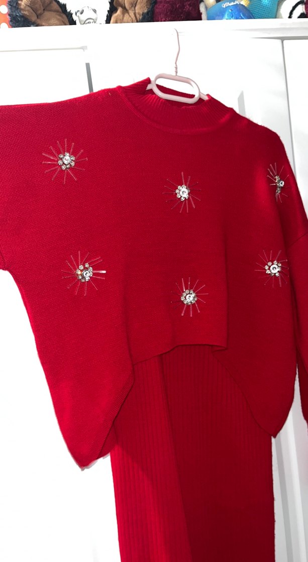 Nakışlı Kırmızı Uzun Triko Elbise - Görsel 4