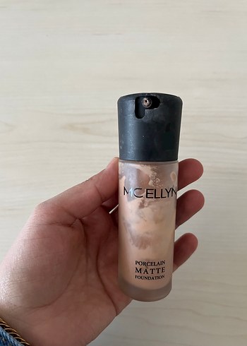 MCELLYN Bej Mat Fondöten - Görsel 2