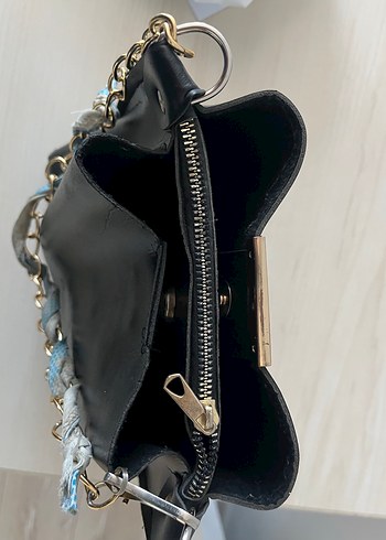 Zincir Detaylı Siyah Yılan Desenli Deri Çanta - Görsel 4