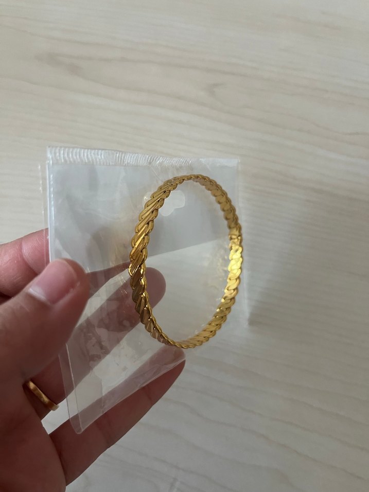 Zincir Detaylı Parlak Altın görünümlü Bilezik - Görsel 2