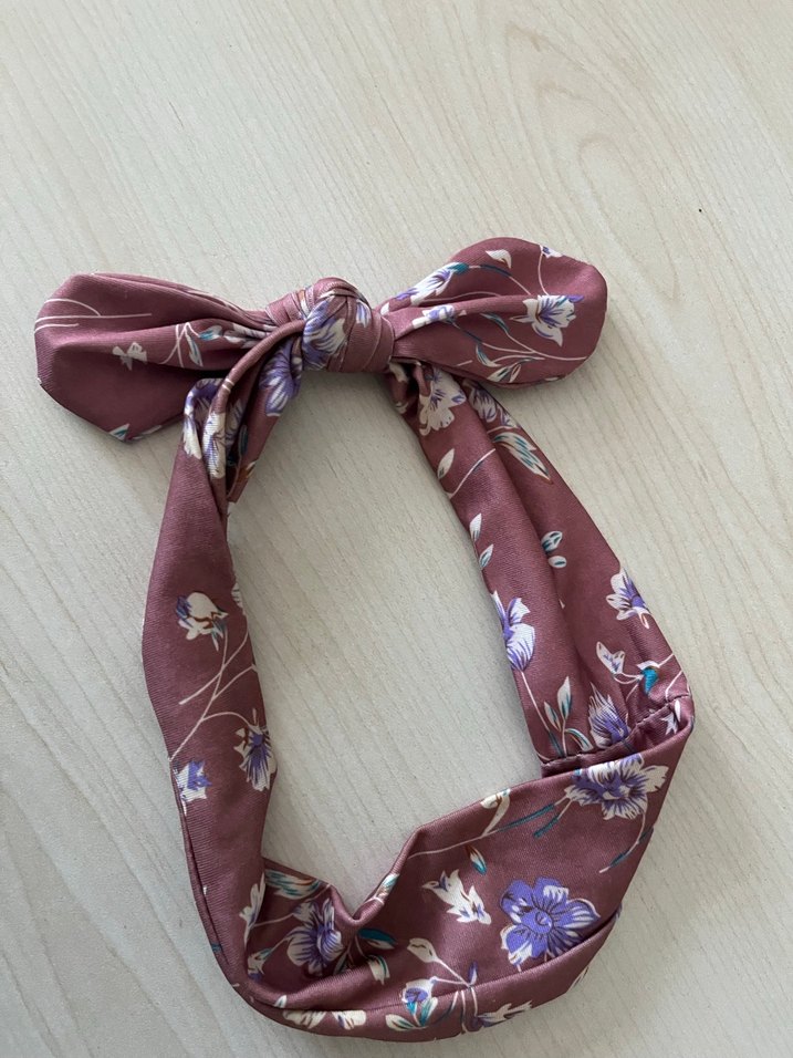 Bordo Çiçek Desenli Fiyonk Saç Bandı - Görsel 2