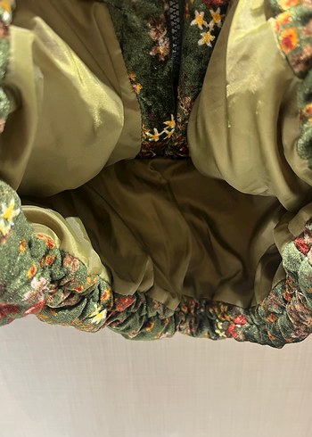 Çiçek Desenli Kısa Kadın  kadife Kışlık Mont - Görsel 5