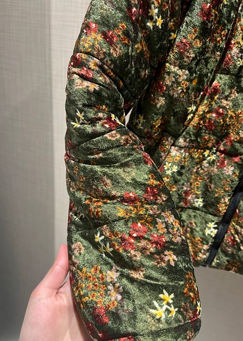 Çiçek Desenli Kısa Kadın  kadife Kışlık Mont - Görsel 6