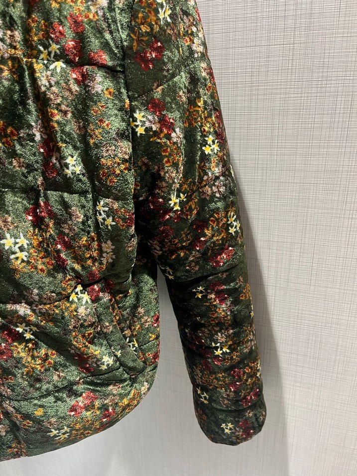 Çiçek Desenli Kısa Kadın  kadife Kışlık Mont - Görsel 3