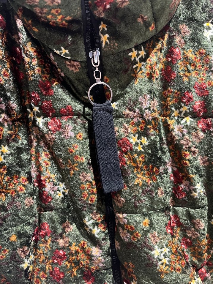 Çiçek Desenli Kısa Kadın  kadife Kışlık Mont - Görsel 4
