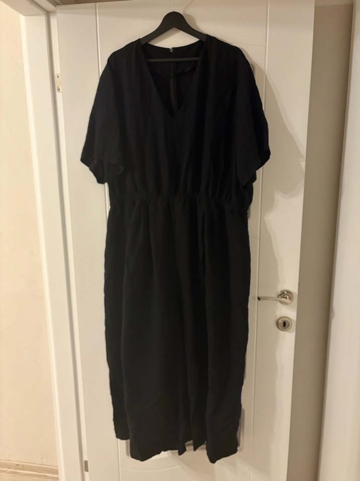 Drapeli V Yakalı Siyah tulum - Görsel 3