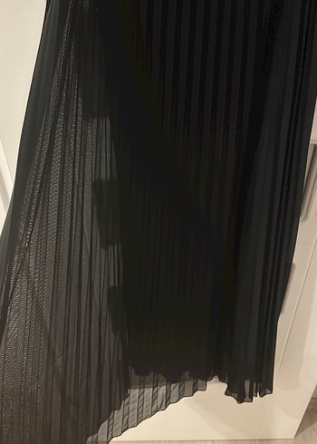 Siyah Pilili Uzun Askılı Elbise - Görsel 2