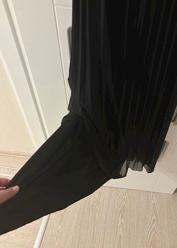Siyah Pilili Uzun Askılı Elbise - Görsel 3