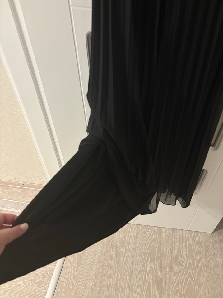 Siyah Pilili Uzun Askılı Elbise - Görsel 3