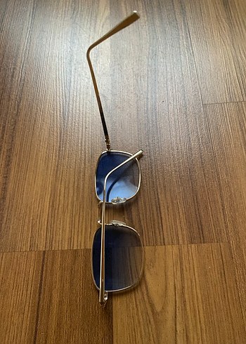 Mavi Güneş Gözlüğü - Görsel 2