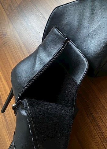 Deri Topuklu Kısa Bot - Görsel 3