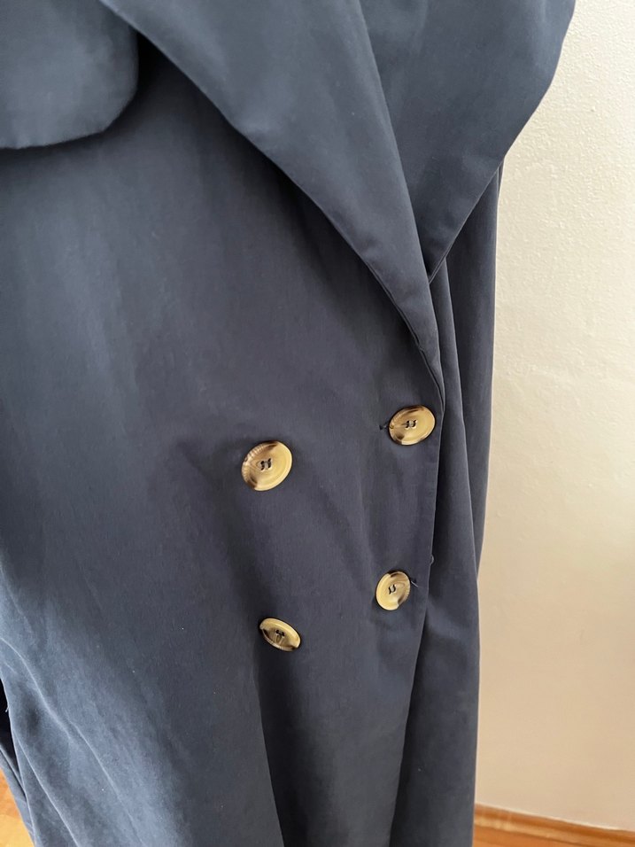 Mavi Büyük Beden Uzun Kesim Düğmeli Kadın Trençkot - Görsel 2