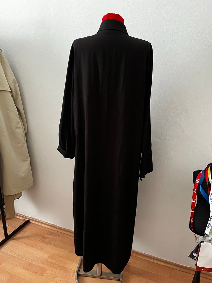 Siyah çıtçıtlı Uzun Ferace - Görsel 4