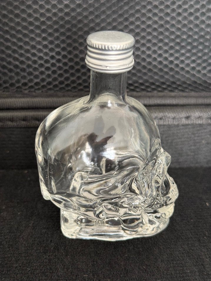 Kafatası Şekilli Cam Şişe - Görsel 2