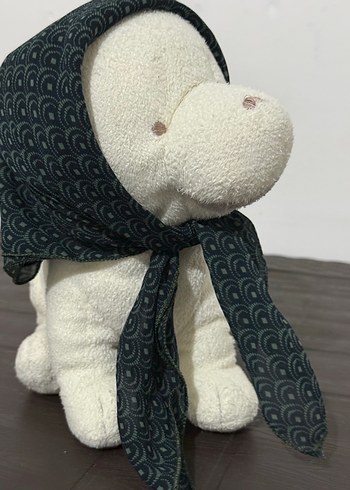 Yeşil Fularlı Beyaz Peluş Oyuncak - Görsel 3