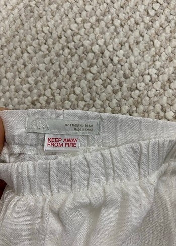 Düğmeli Beyaz Keten Kız Çocuk Pantolonu - Görsel 2