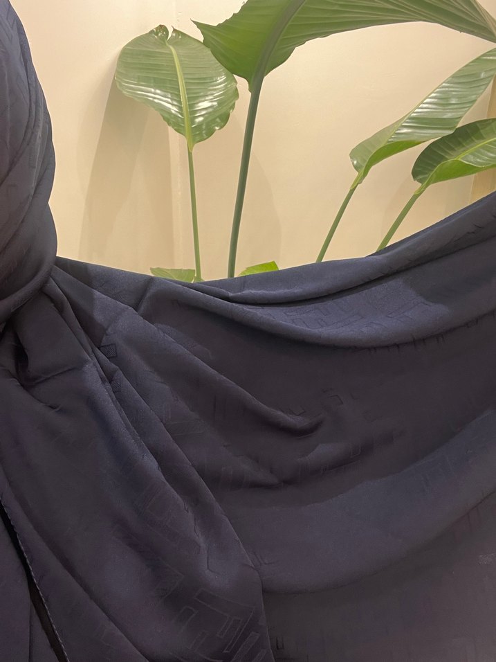 Lacivert İpek Dokulu Kadın Şal - Görsel 3