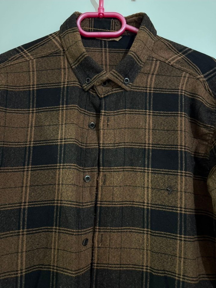 Düğmeli Kahverengi Erkek Gömlek - Görsel 2