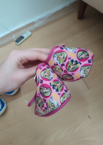 Kız Çocukları için Renkli Bağcıklı Sıcak Terlik - Görsel 4