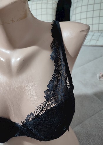 Siyah Dantel Detaylı Gotik Sütyen - Görsel 3