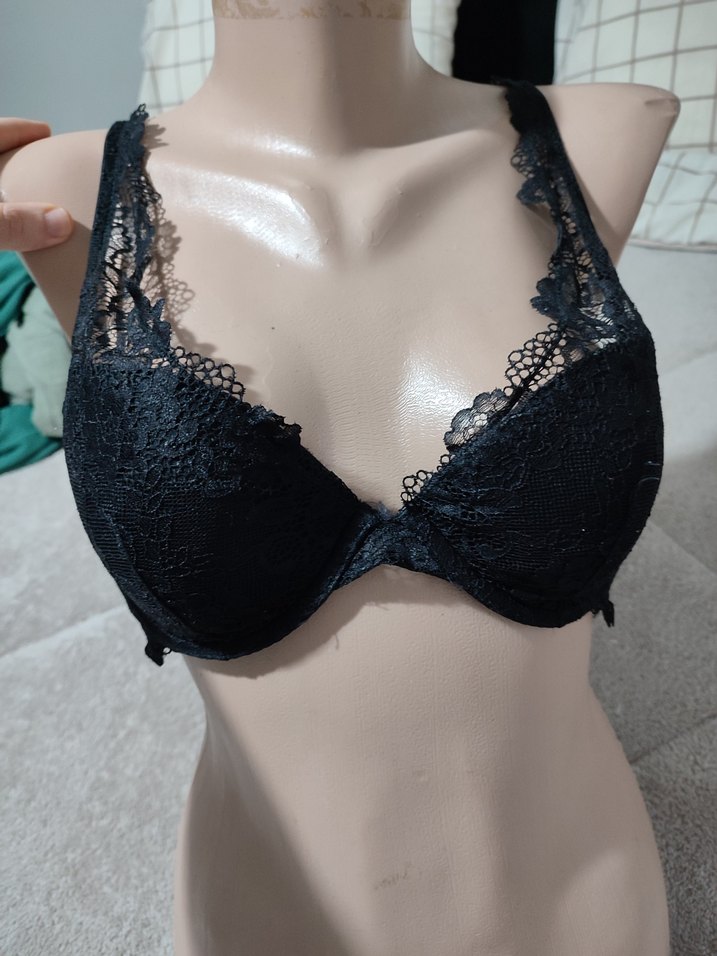 Siyah Dantel Detaylı Gotik Sütyen - Görsel 2