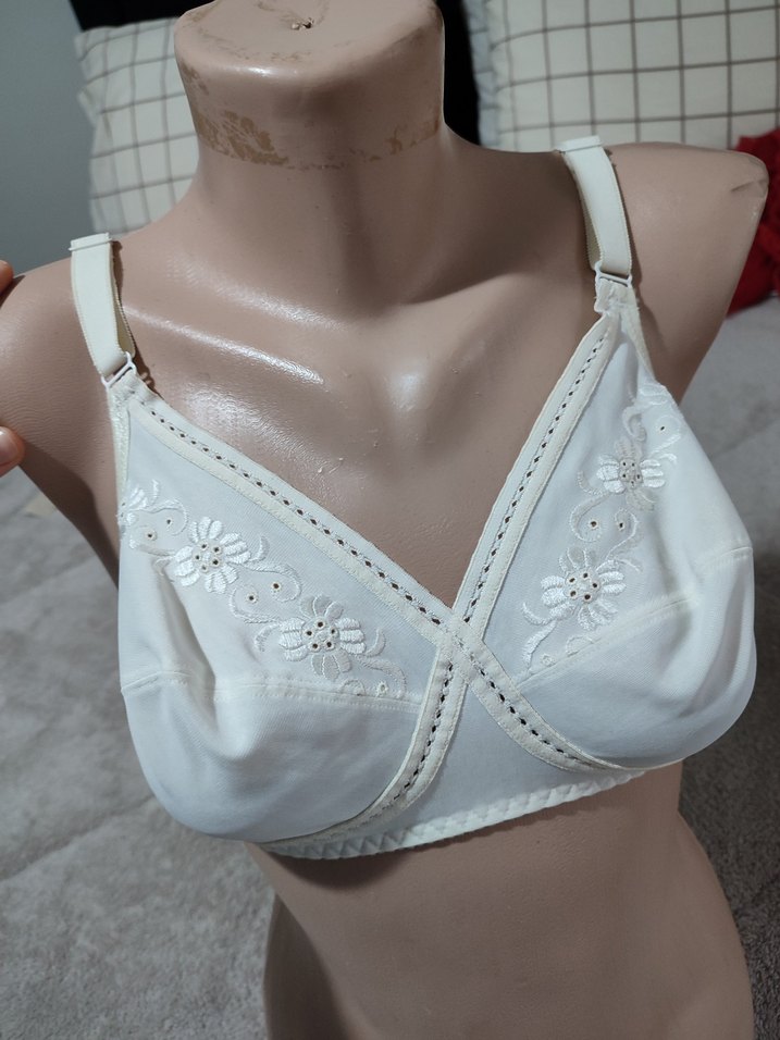 Nakışlı Beyaz Minimalist Sütyen - Görsel 2