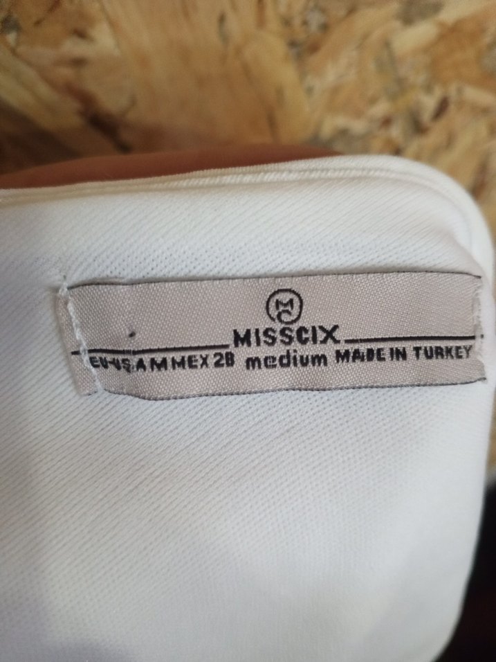 Beyaz Deri V Yaka Mini Bustiyer - Görsel 3