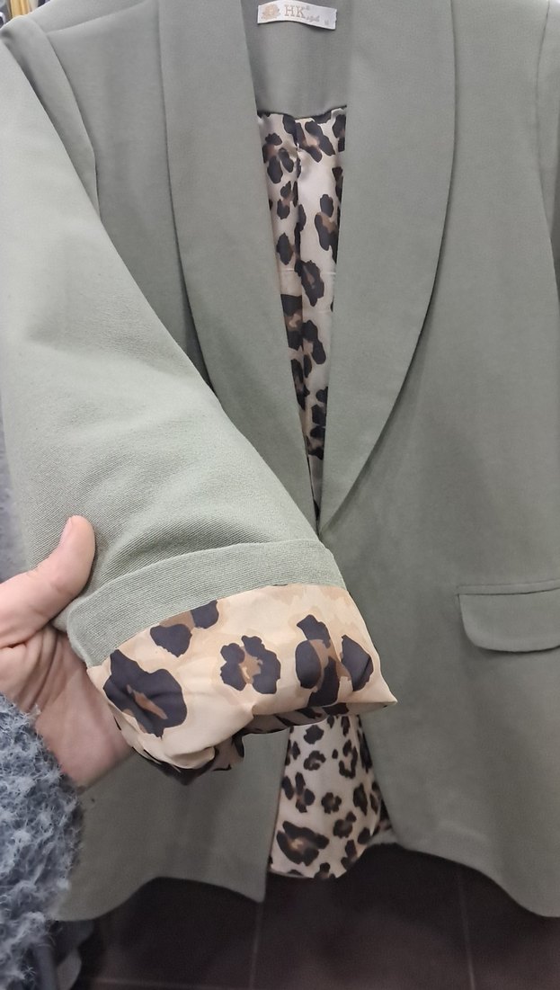 Leopar Desenli Kısa Bej Kadın Blazer Ceket - Görsel 3