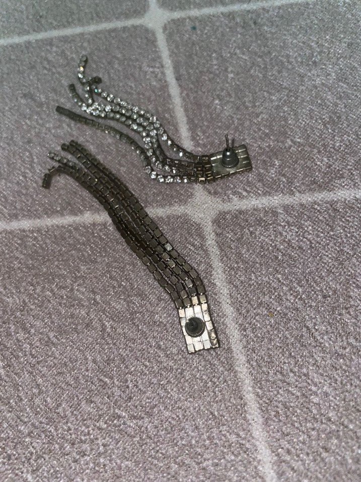 Gri Pullu Midi Zincir Küpe - Görsel 2