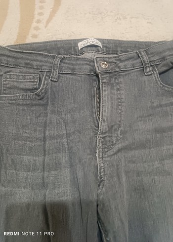 Gri Kadın Kot Pantolon - Görsel 3