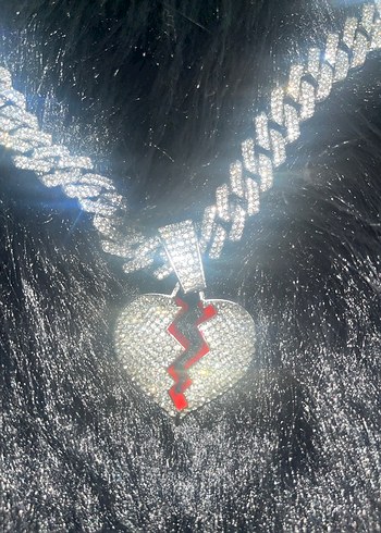 İced Out Broken Heart Chain - Görsel 3